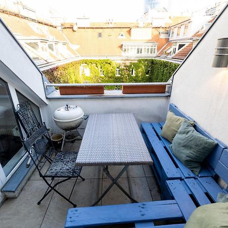 Luxurious Maisonette Apartment At The Heart Of Вена Экстерьер фото