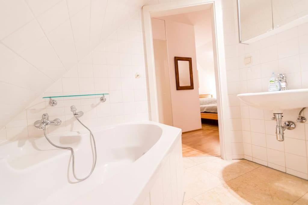 Luxurious Maisonette Apartment At The Heart Of Вена Экстерьер фото